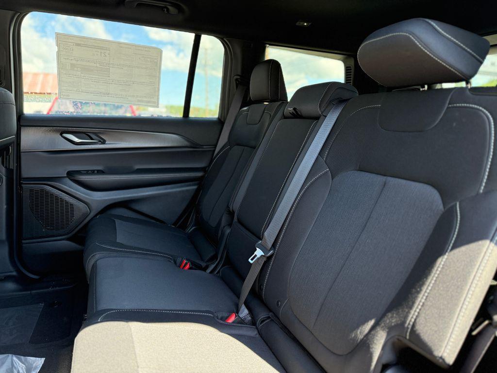 new 2025 Jeep Grand Cherokee L car, priced at $47,095