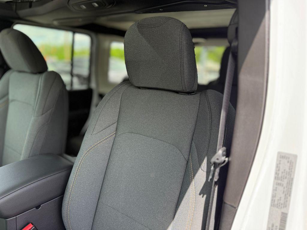 new 2025 Jeep Wrangler car, priced at $43,679
