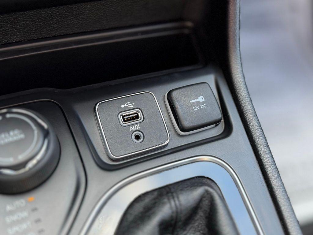 used 2019 Jeep Cherokee car, priced at $21,244