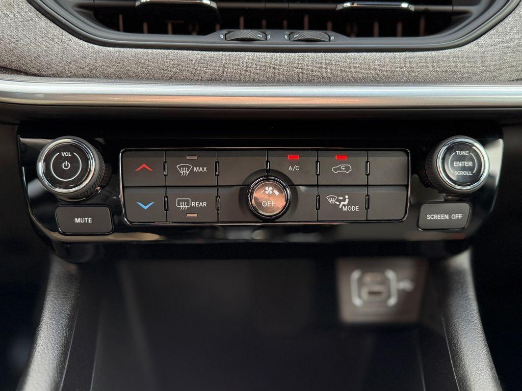 new 2025 Jeep Compass car, priced at $28,837