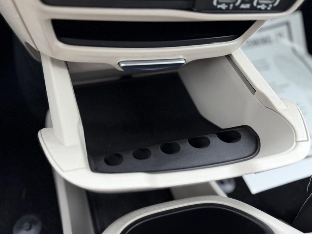 used 2023 Chrysler Pacifica Hybrid car, priced at $27,879