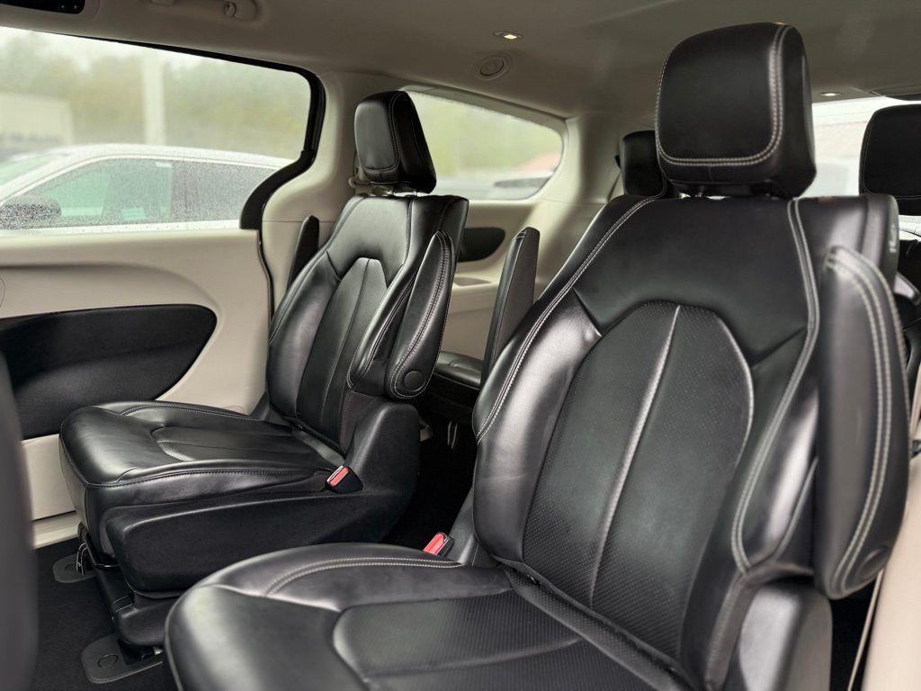 used 2023 Chrysler Pacifica Hybrid car, priced at $27,879