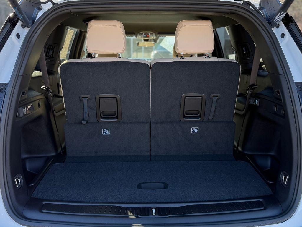 new 2025 Jeep Grand Cherokee L car, priced at $45,237