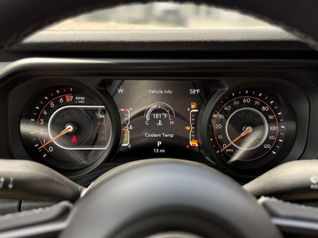 new 2025 Jeep Gladiator car, priced at $47,827