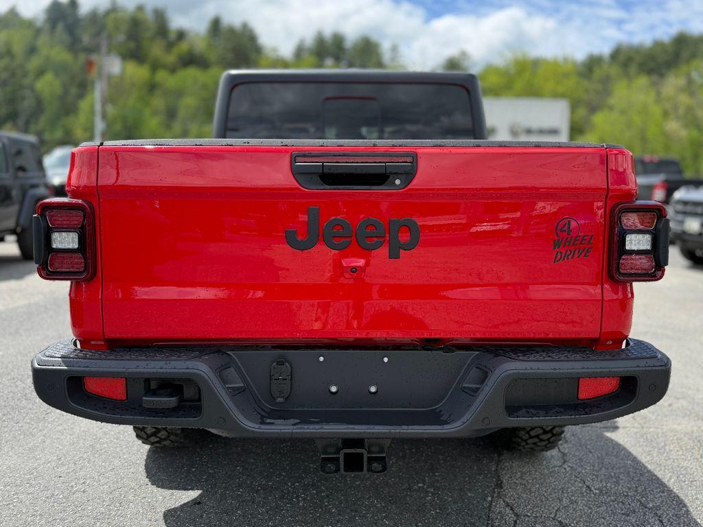 new 2025 Jeep Gladiator car, priced at $47,827