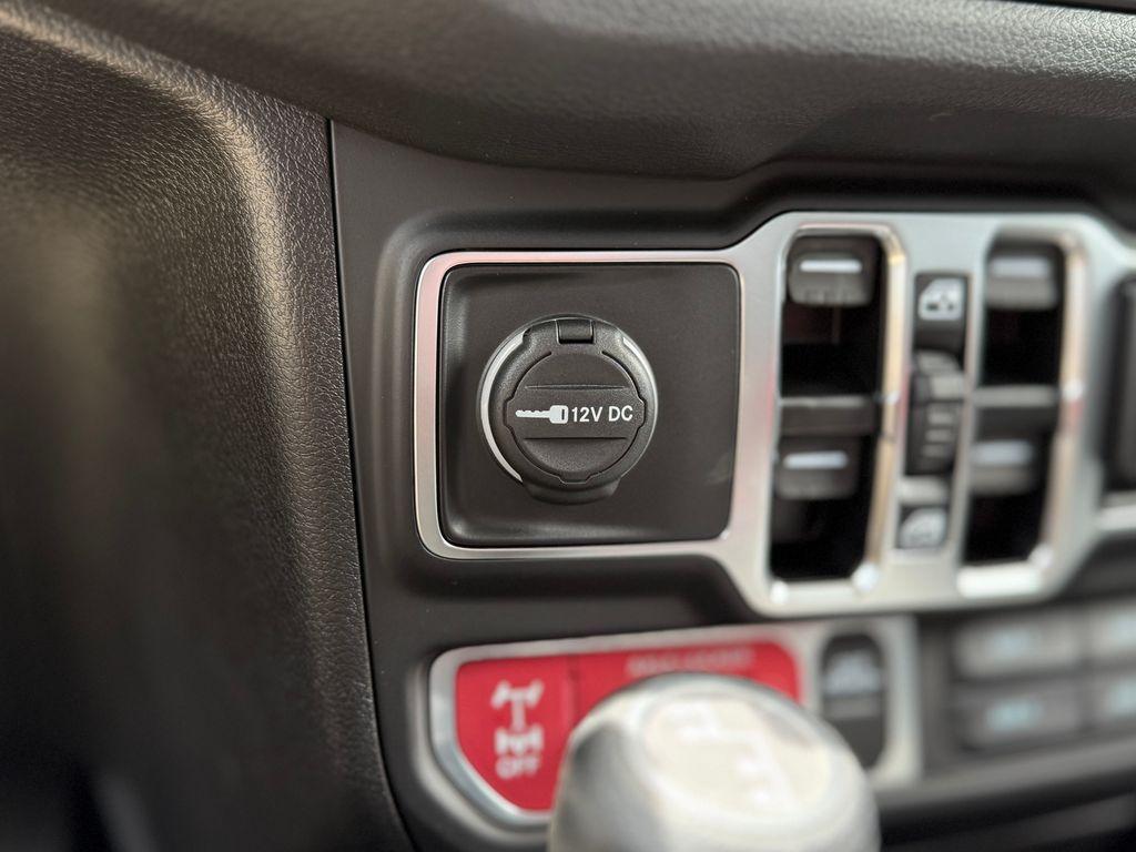 new 2025 Jeep Gladiator car, priced at $47,827