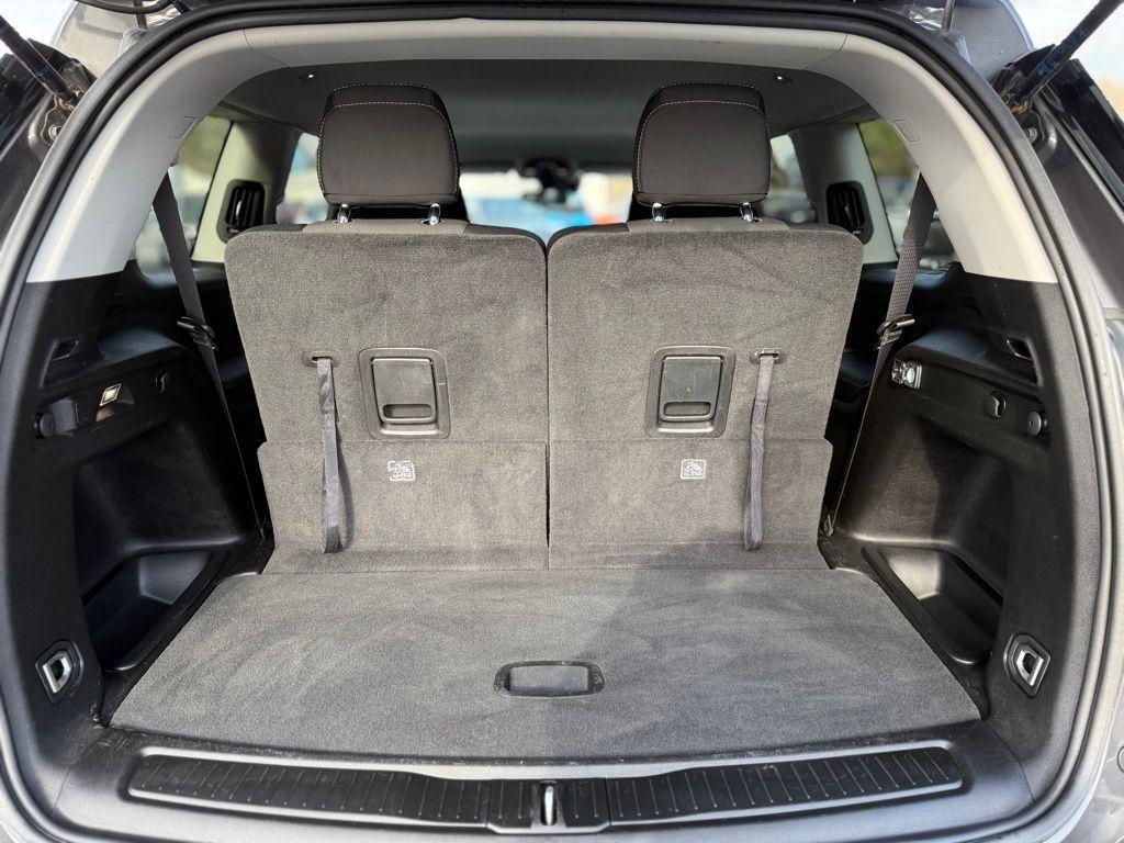 used 2023 Jeep Grand Cherokee L car, priced at $30,551