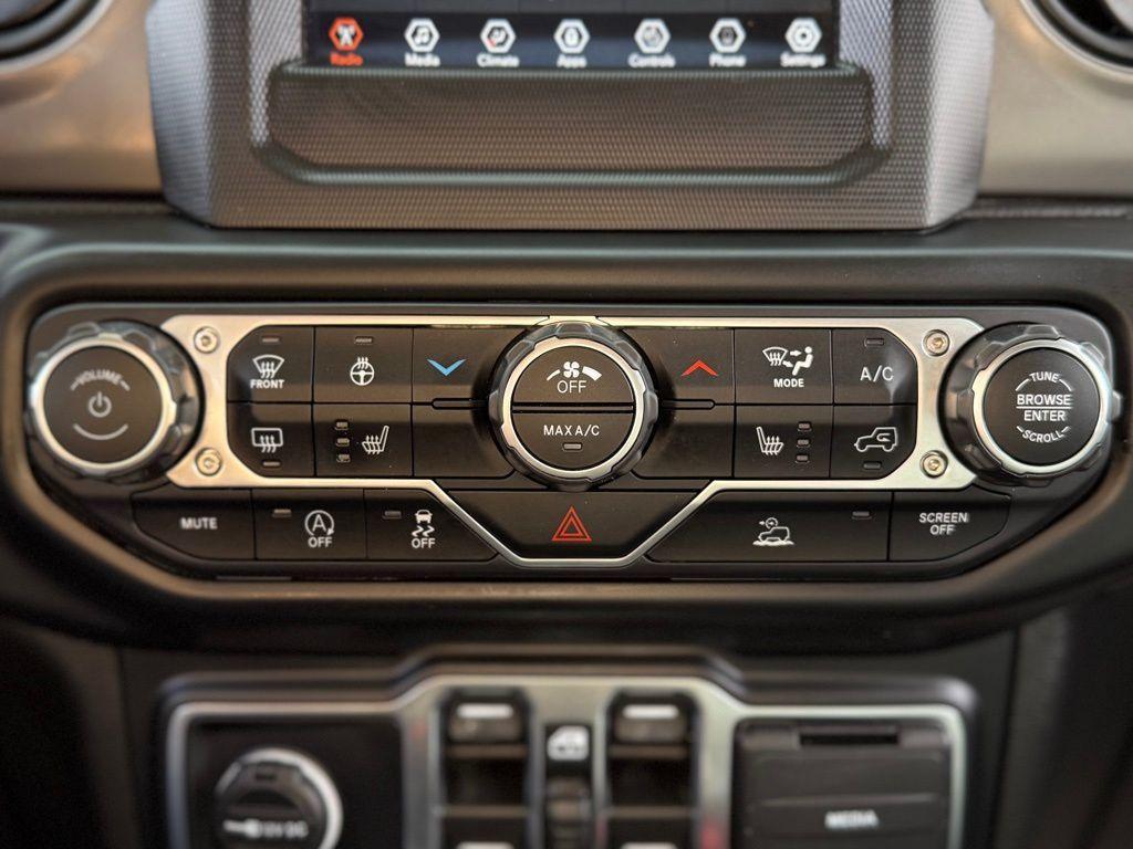 used 2022 Jeep Gladiator car, priced at $34,118