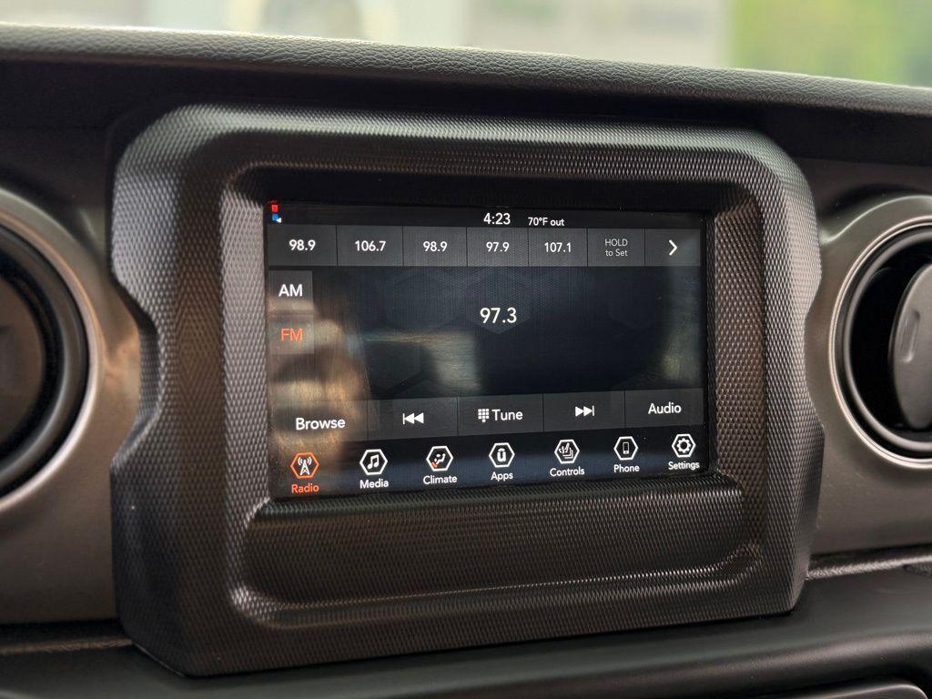 used 2022 Jeep Gladiator car, priced at $34,118