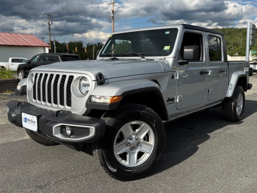 used 2022 Jeep Gladiator car, priced at $34,118