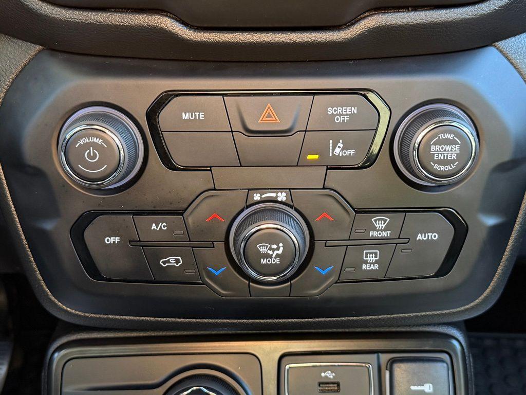 used 2022 Jeep Renegade car, priced at $19,312