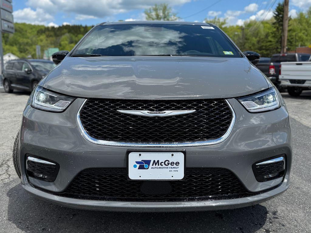 new 2025 Chrysler Pacifica car