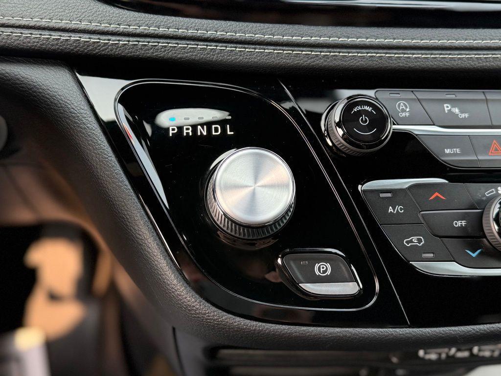 used 2022 Chrysler Pacifica car, priced at $32,372