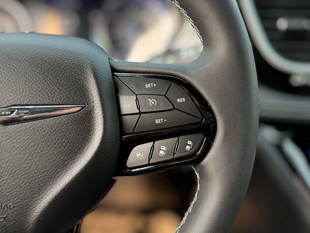 used 2022 Chrysler Pacifica car, priced at $32,372