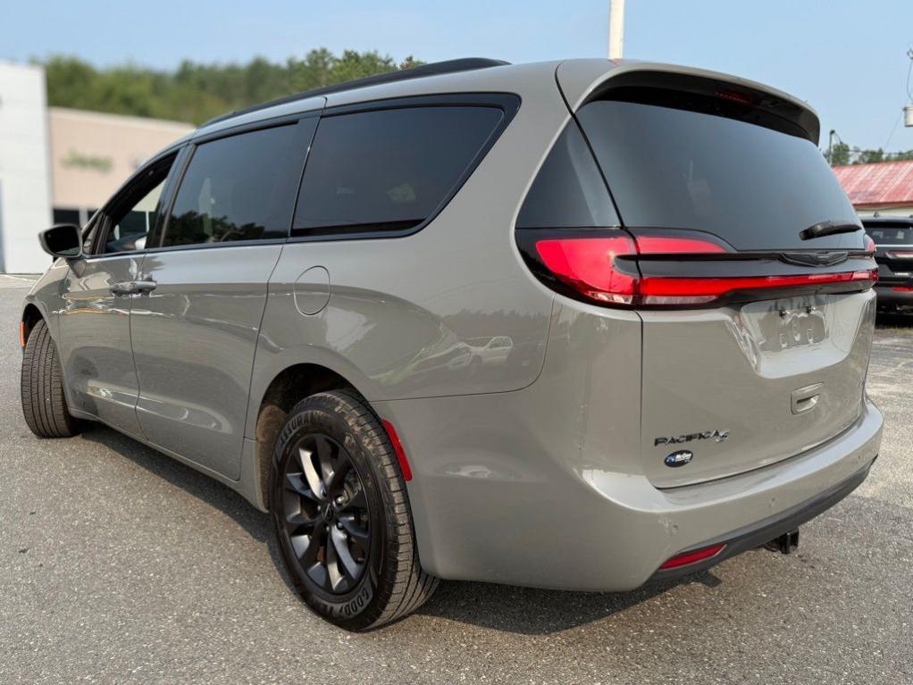 used 2022 Chrysler Pacifica car, priced at $32,372