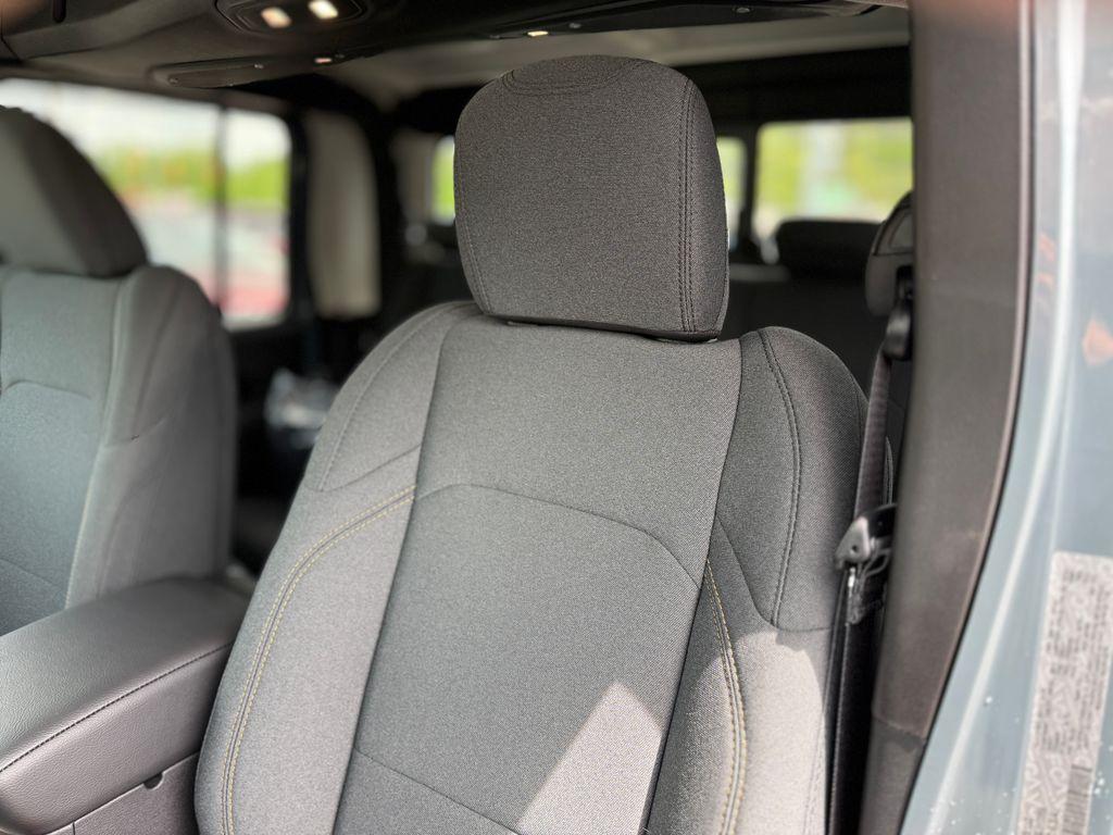 new 2025 Jeep Gladiator car, priced at $44,939