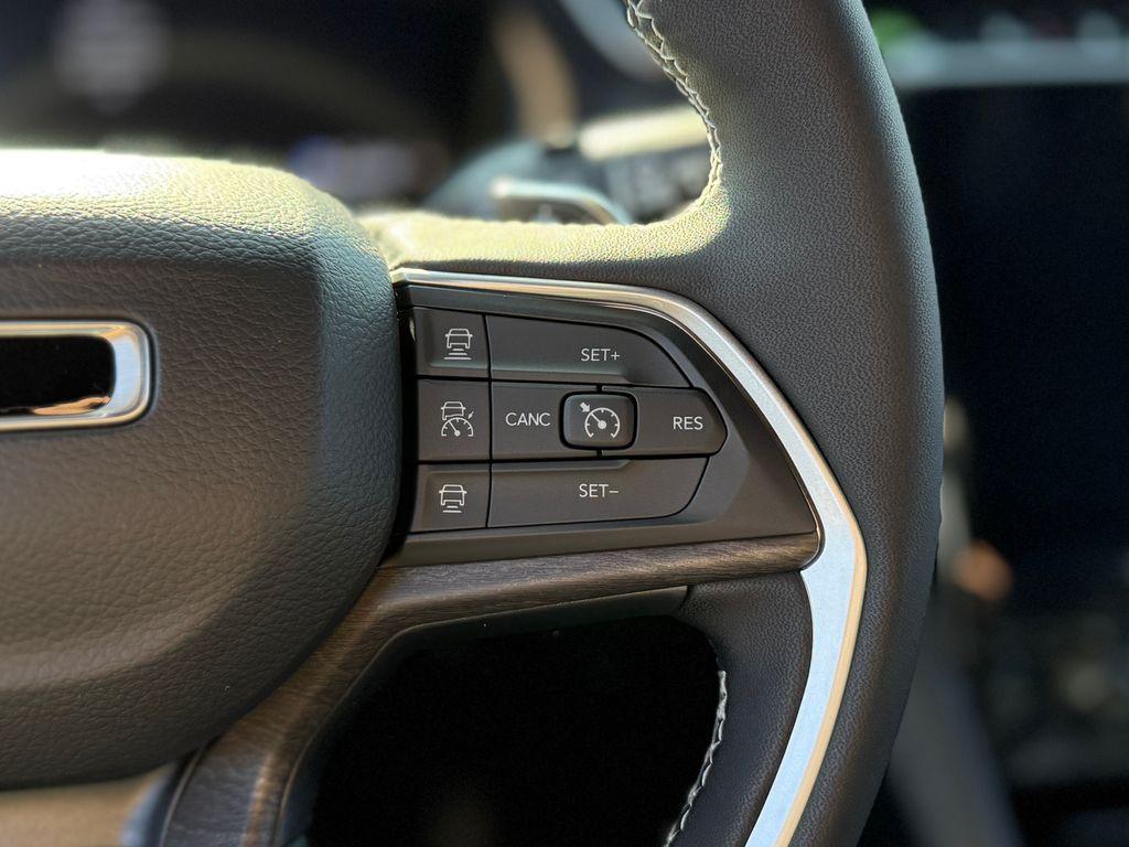 new 2025 Jeep Grand Cherokee car, priced at $41,156