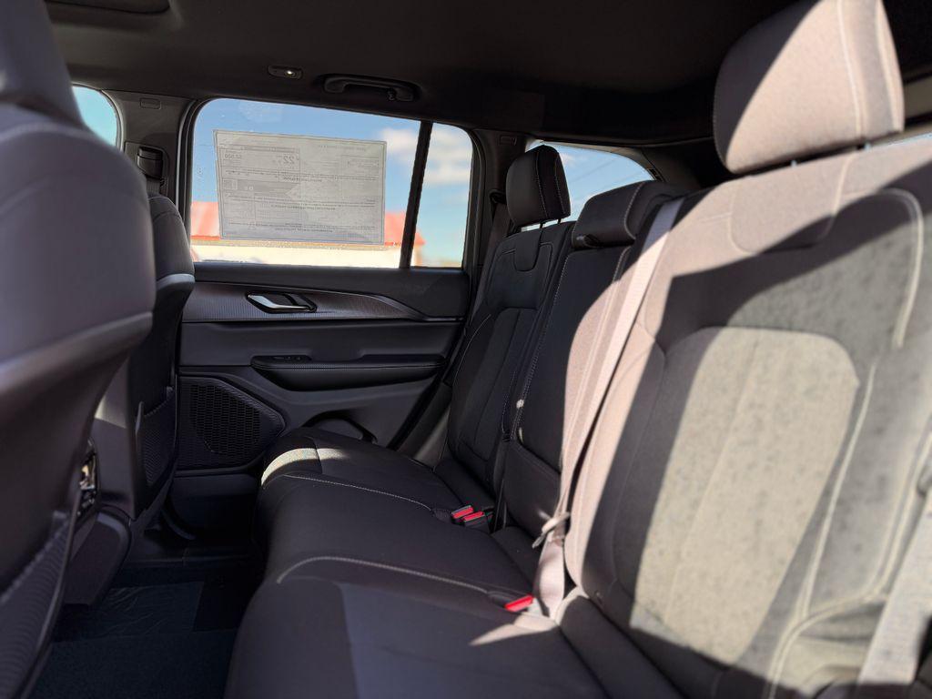 new 2025 Jeep Grand Cherokee car, priced at $41,156