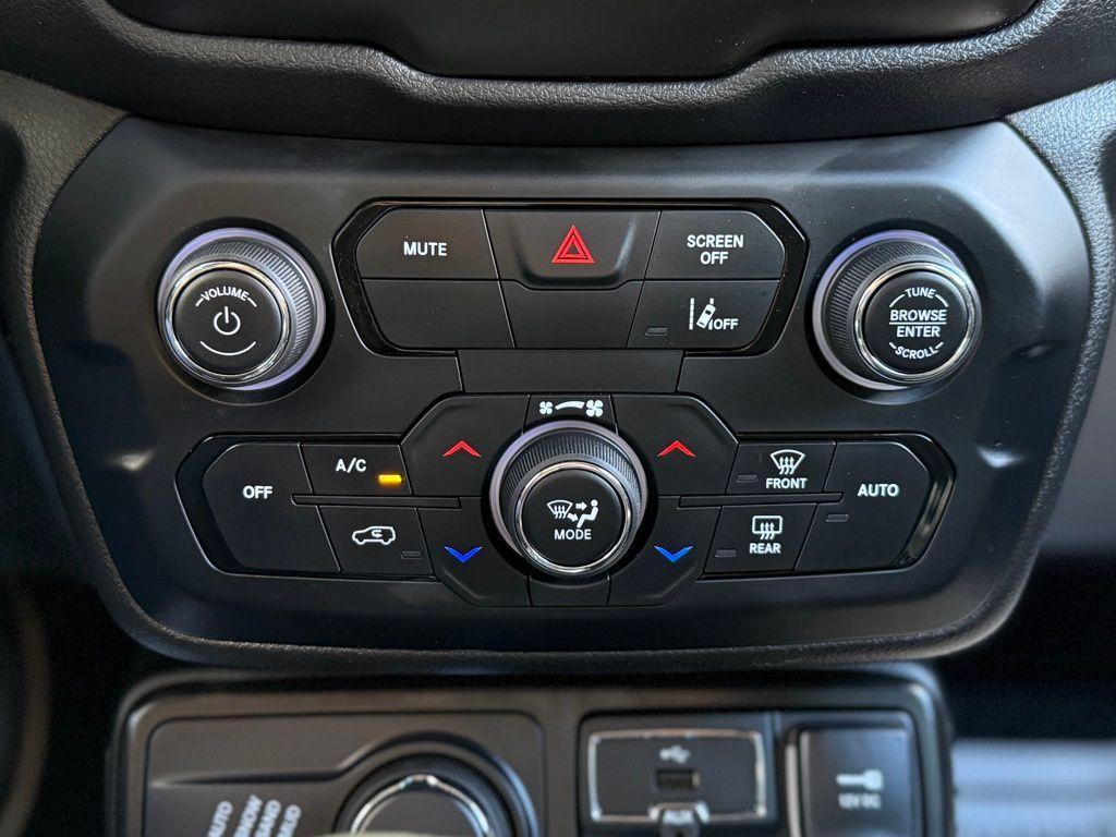 used 2022 Jeep Renegade car, priced at $23,900