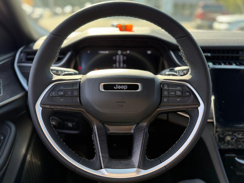 new 2025 Jeep Grand Cherokee car, priced at $51,142