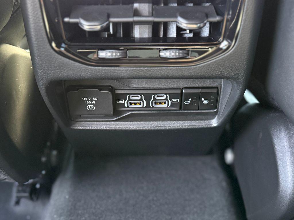 new 2025 Jeep Grand Cherokee car, priced at $51,142