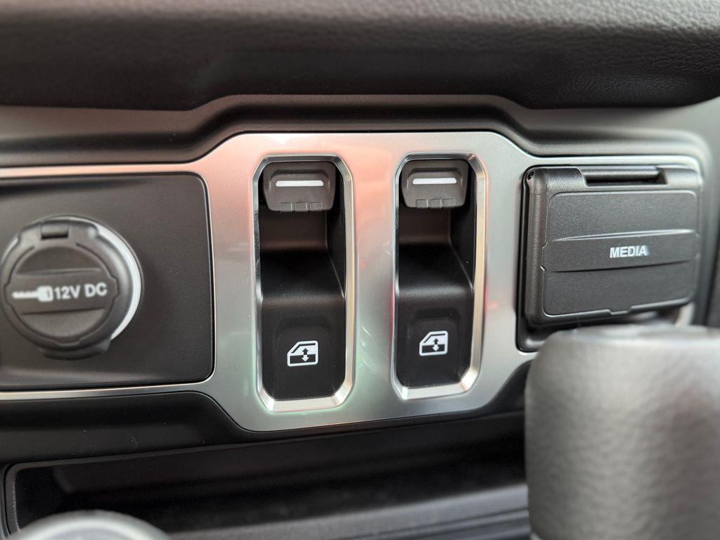 new 2025 Jeep Wrangler car, priced at $36,386