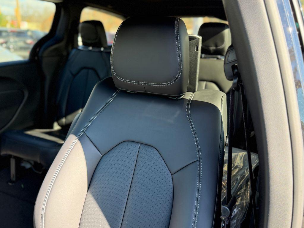 new 2026 Chrysler Pacifica car