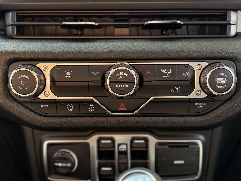 new 2025 Jeep Wrangler car, priced at $35,623