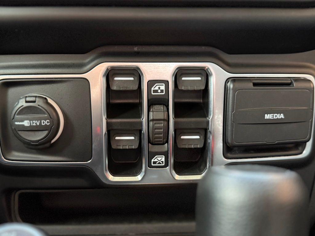 used 2023 Jeep Gladiator car, priced at $30,946