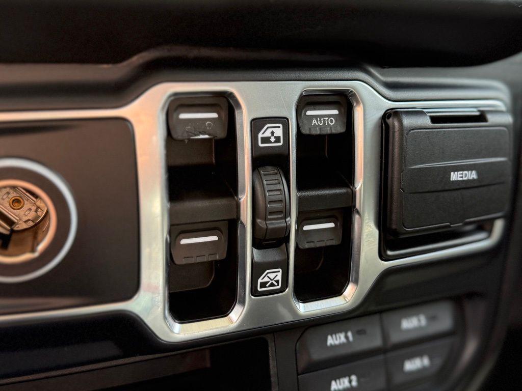 used 2020 Jeep Gladiator car, priced at $25,309
