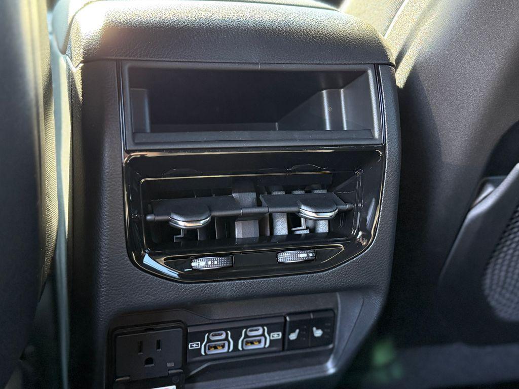 new 2025 Jeep Grand Cherokee car, priced at $46,463