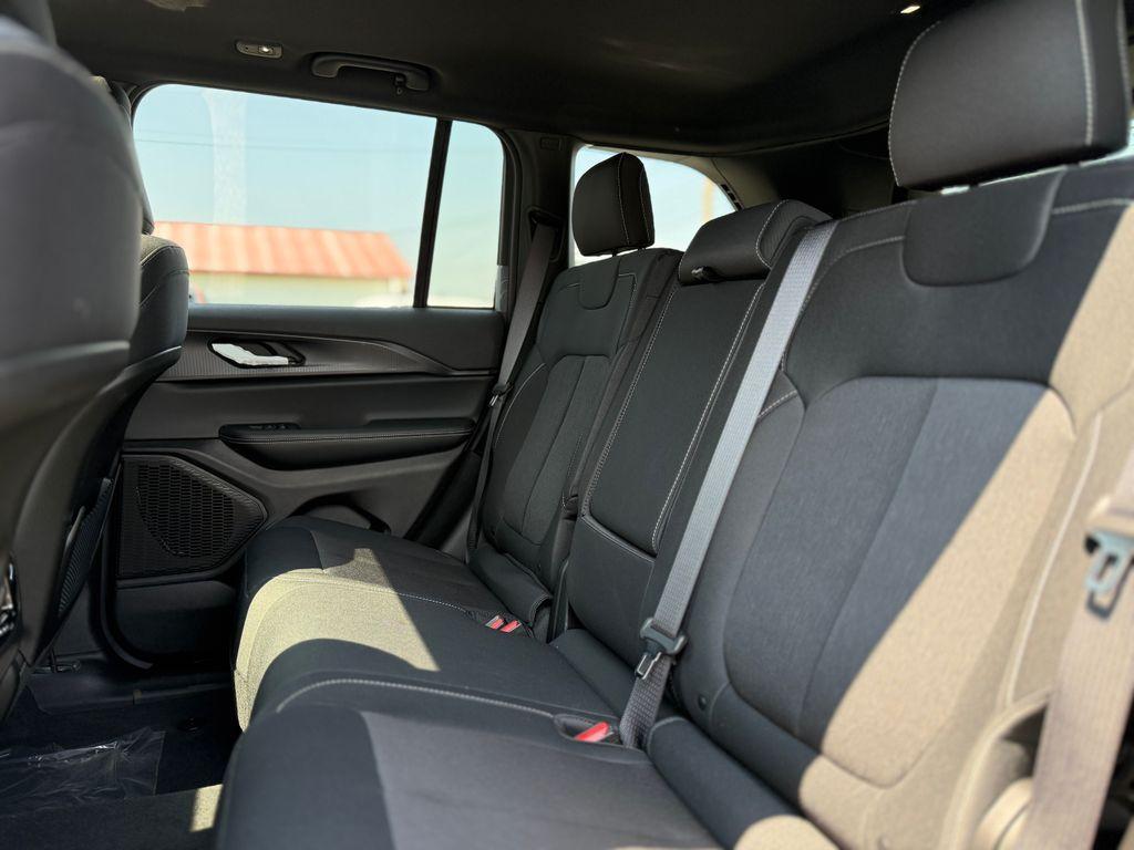 new 2025 Jeep Grand Cherokee car, priced at $38,575