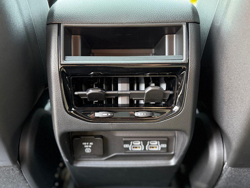new 2025 Jeep Grand Cherokee car, priced at $38,575