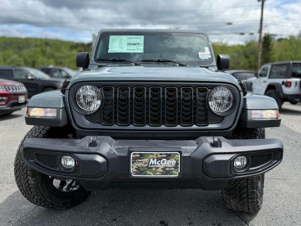 new 2025 Jeep Gladiator car, priced at $43,886