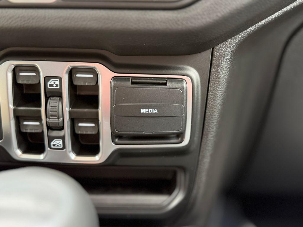 new 2025 Jeep Gladiator car, priced at $43,886
