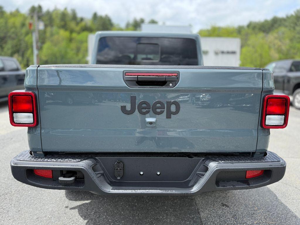 new 2025 Jeep Gladiator car, priced at $43,886