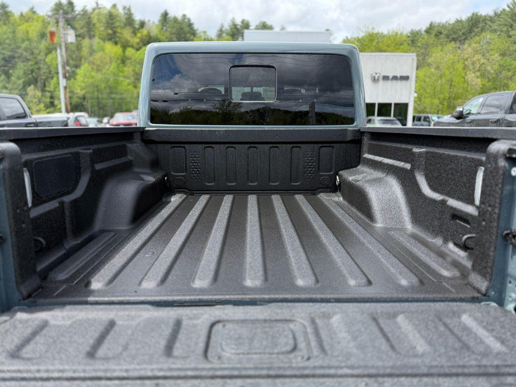 new 2025 Jeep Gladiator car, priced at $43,886