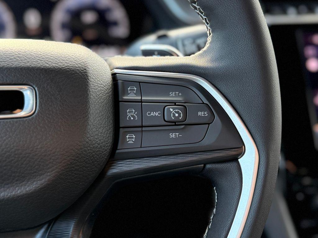 new 2025 Jeep Grand Cherokee car, priced at $40,644