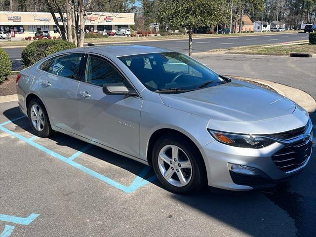 used 2021 Chevrolet Malibu car, priced at $18,254