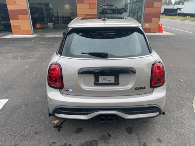 used 2022 MINI Hardtop car, priced at $22,950