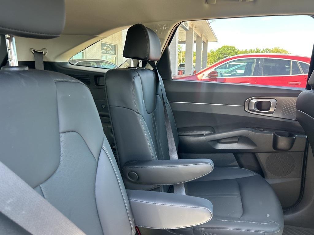 used 2023 Kia Sorento Hybrid car, priced at $30,517