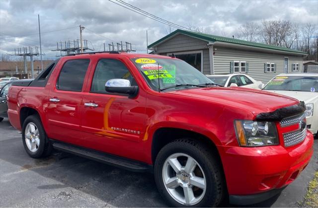 used 2007 Chevrolet Avalanche car, priced at $11,995