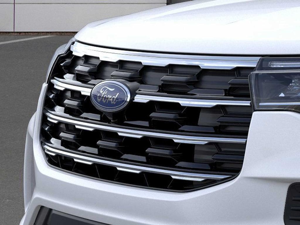 new 2025 Ford Explorer car, priced at $40,087