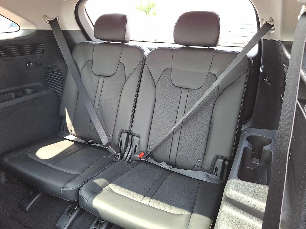 used 2022 Kia Sorento car, priced at $27,718