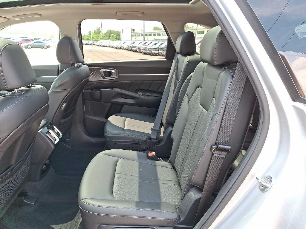 used 2022 Kia Sorento car, priced at $27,718