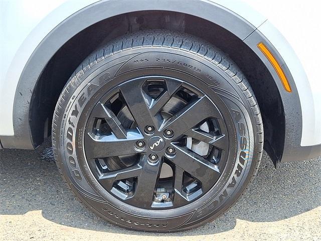used 2022 Kia Sorento car, priced at $28,434