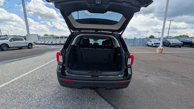 new 2025 Ford Explorer car, priced at $39,231