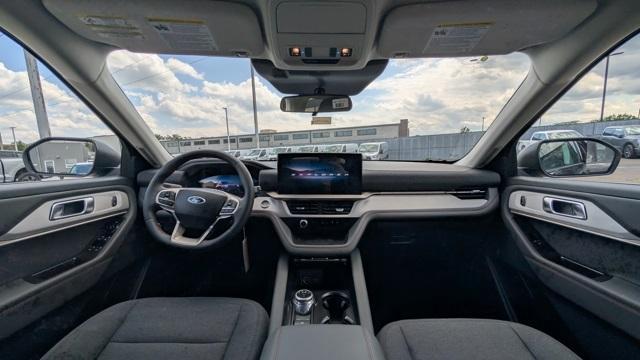 new 2025 Ford Explorer car, priced at $39,231