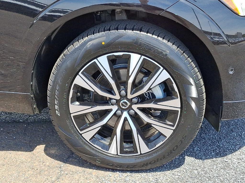 used 2023 Volvo XC60 car, priced at $32,648