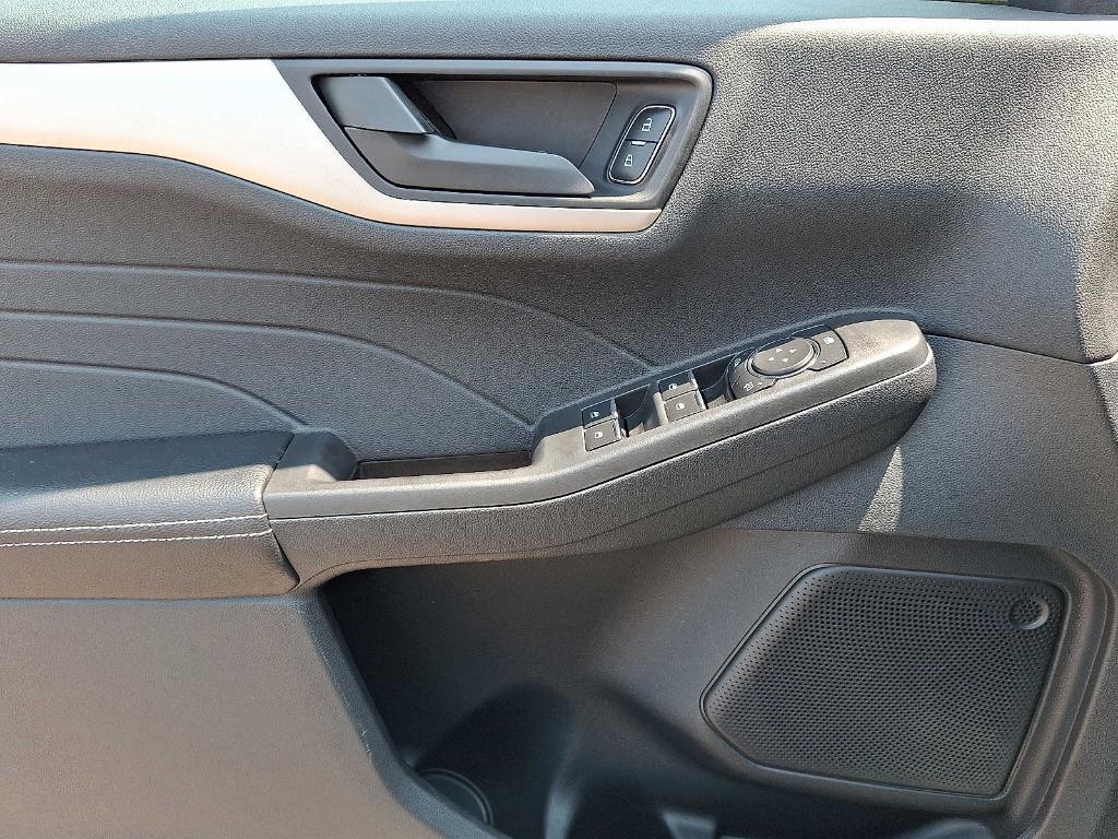 used 2022 Ford Escape car, priced at $21,999